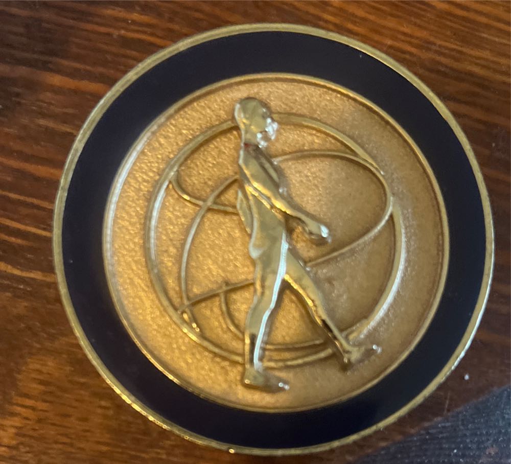 Medtronic Celebrating $1 Billion In Revenue Medal  coin collectible - Main Image 2