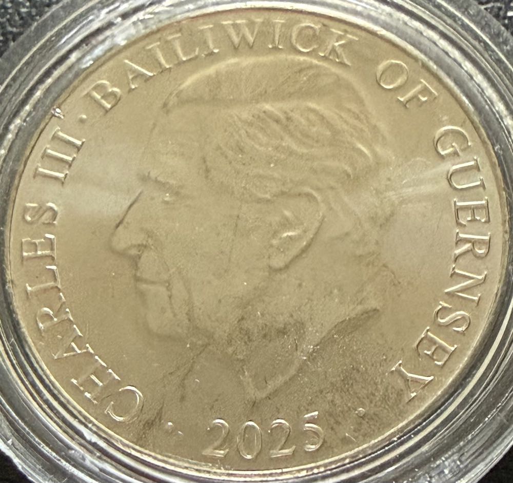 2025 Wildlife Royal Golden Guernsey 10p  coin collectible - Main Image 2