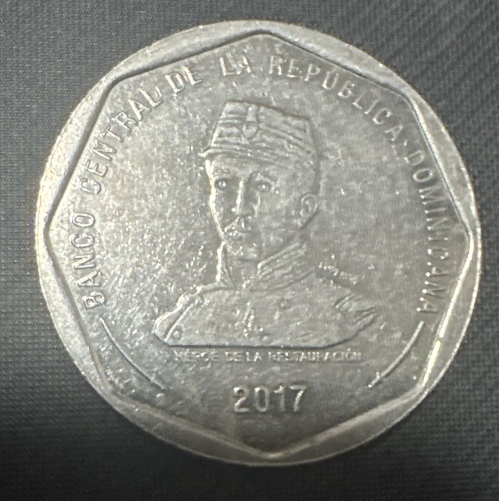 25 Pesos (Gregorio Luperón)  coin collectible - Main Image 2