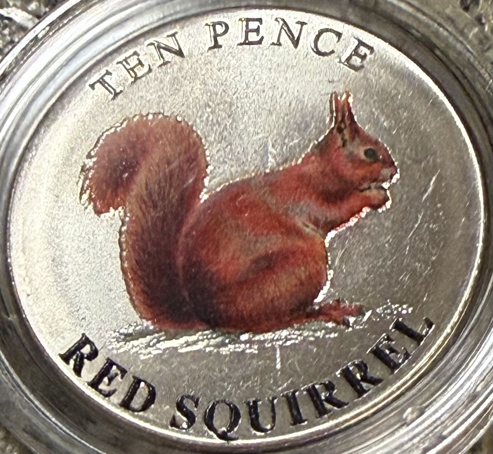 2018 Peregrine Falcon And Raven £1 (2)