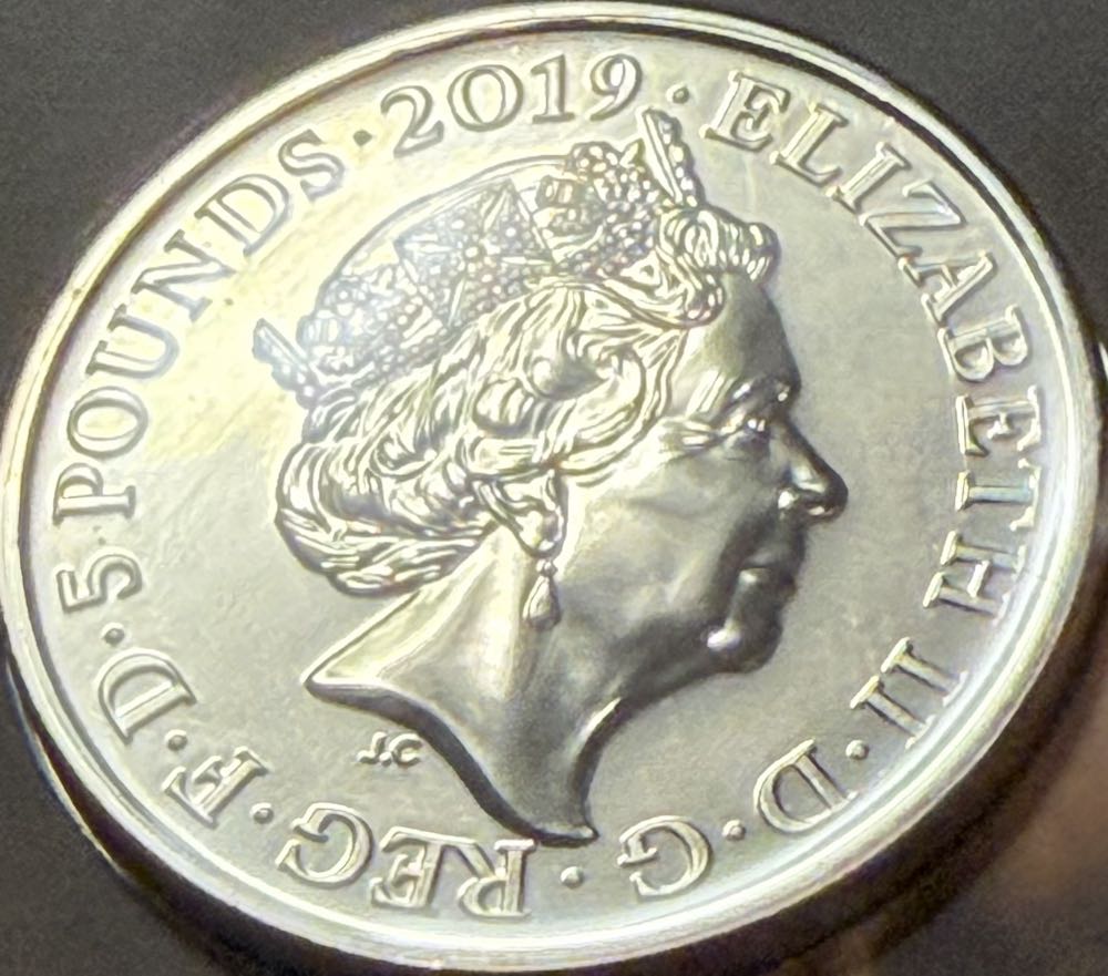 2019 Queen Victoria 200th Anniversary £5  coin collectible - Main Image 2
