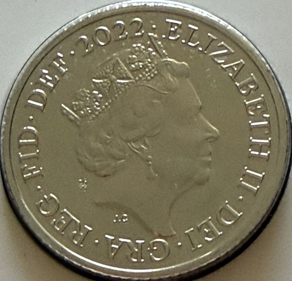 2022 Shield 10p  coin collectible - Main Image 2