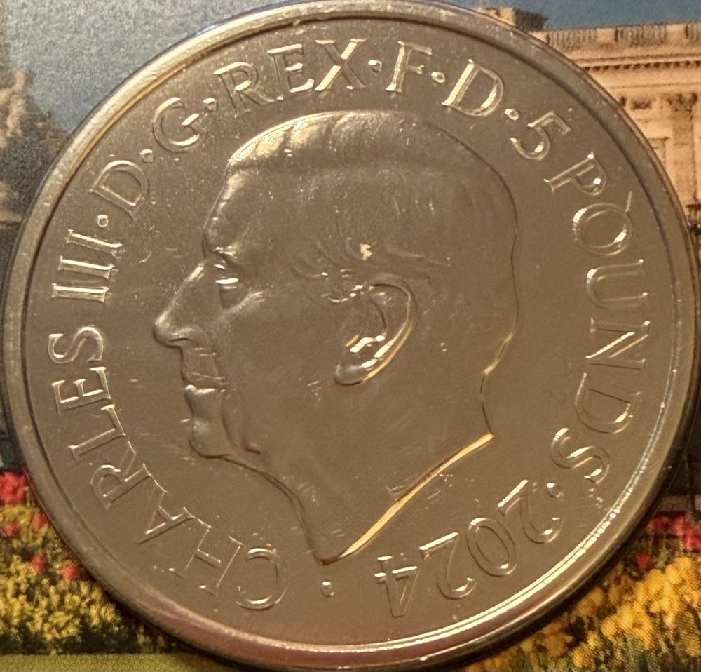 2024 Buckingham Palace £5  coin collectible - Main Image 2