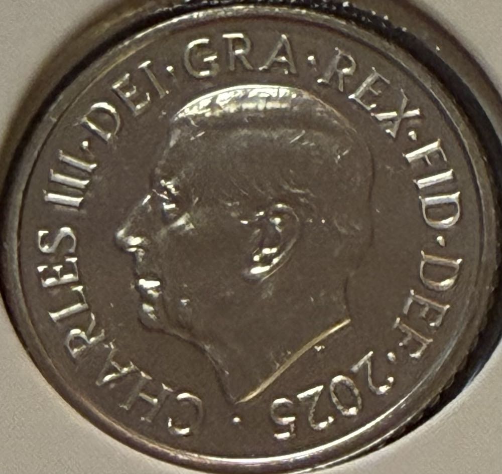 2025 Oak Leaf 5p  coin collectible - Main Image 2