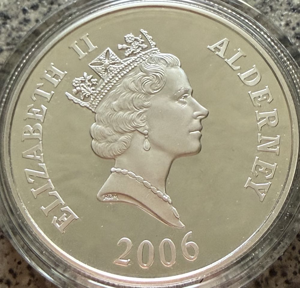 2006 Queen Elizabeth I £5 (2)  coin collectible - Main Image 2