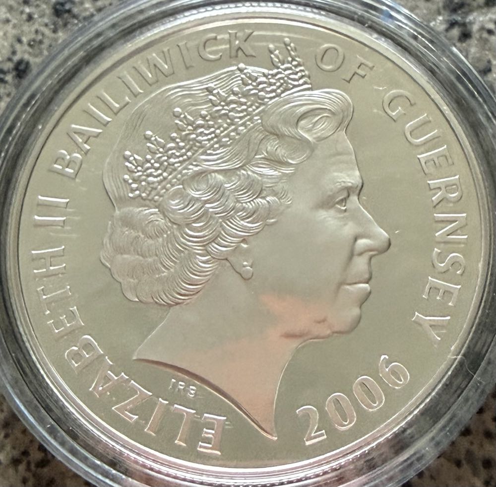 2006 Queen Victoria £5  coin collectible - Main Image 2