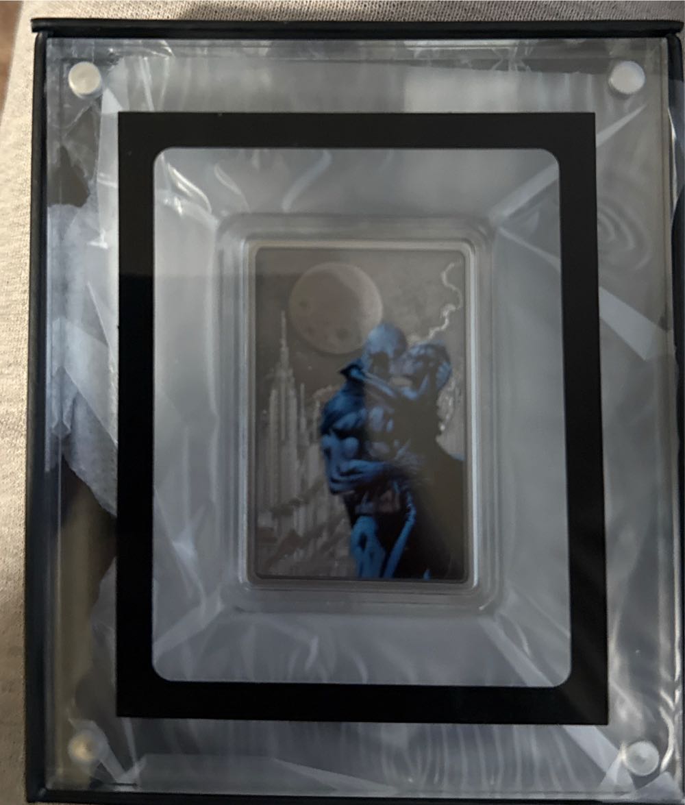 The Caped Crusader 1 Oz Silver Coin 1 - The Kiss  coin collectible - Main Image 3