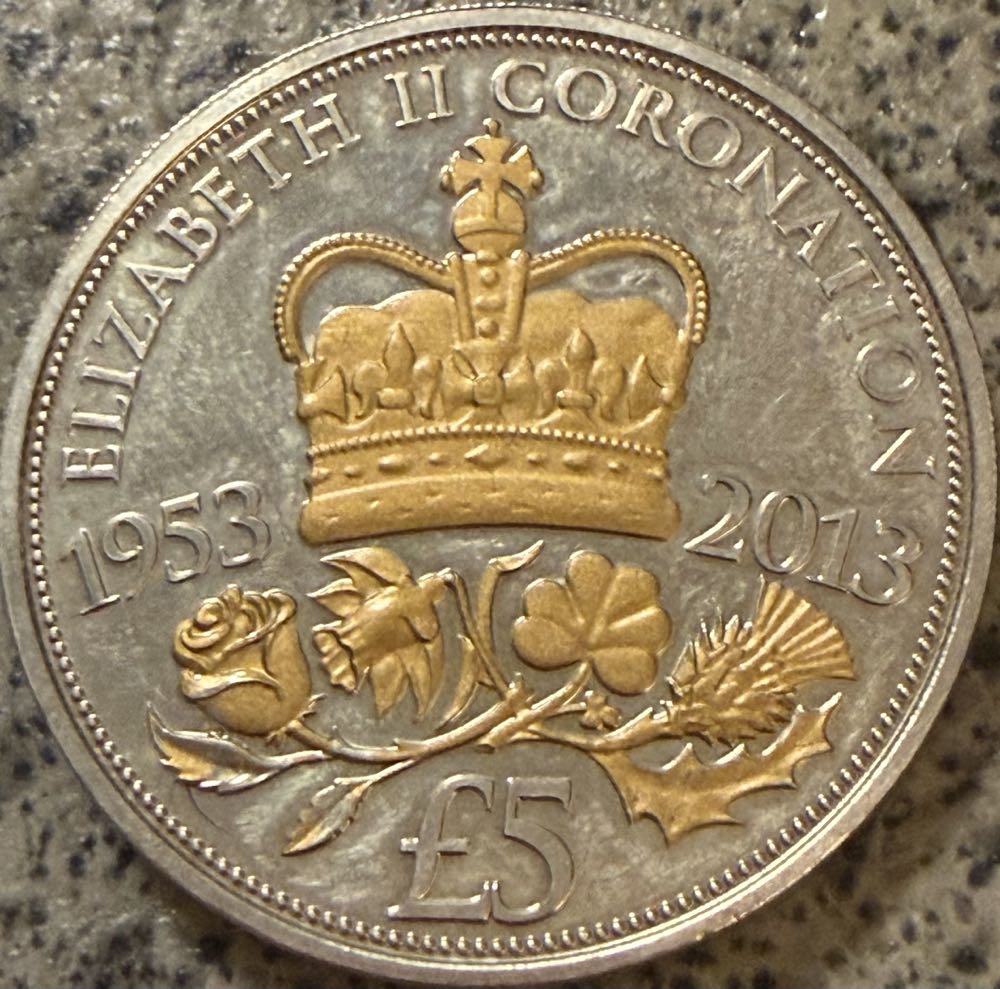 2022 Queen Elizabeth II Memorial £5 (2)