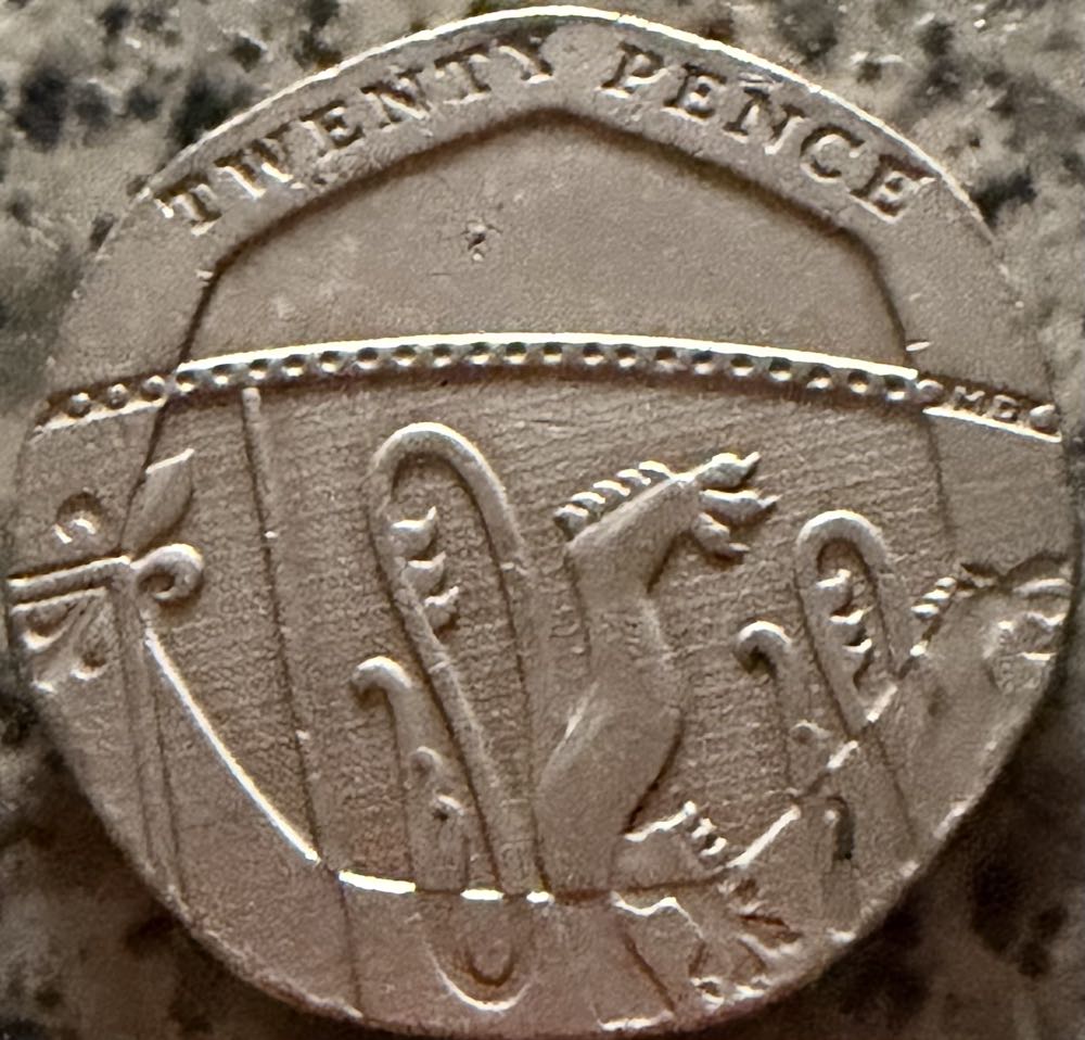 2008 Shield 20p  coin collectible - Main Image 2