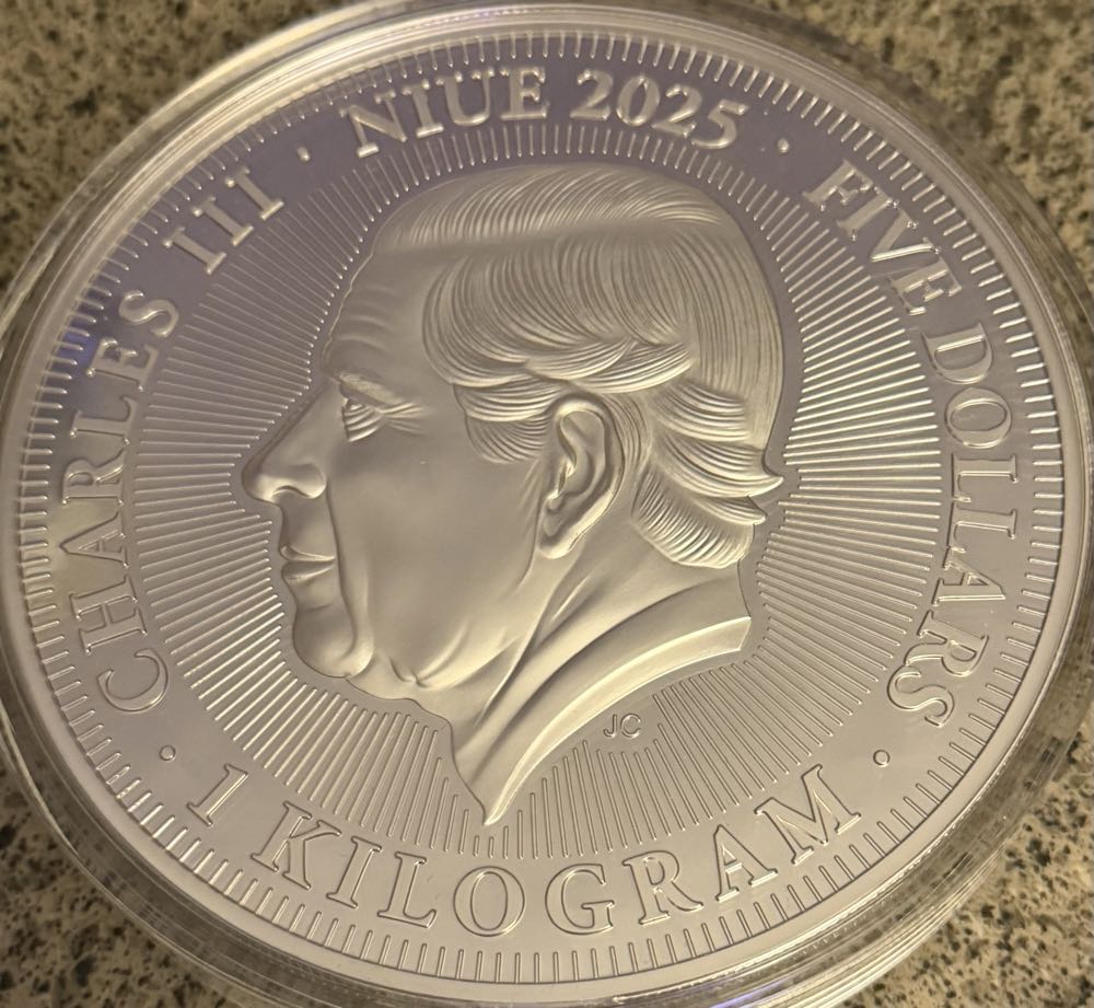 2025 St. Paul’s Cathedral $5  coin collectible - Main Image 2