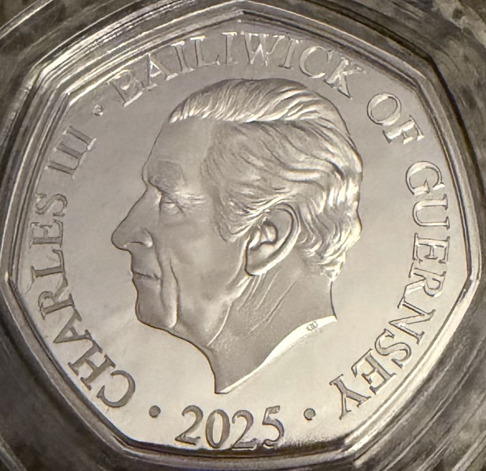 2025 Christmas Robin By Church 50p  coin collectible - Main Image 2