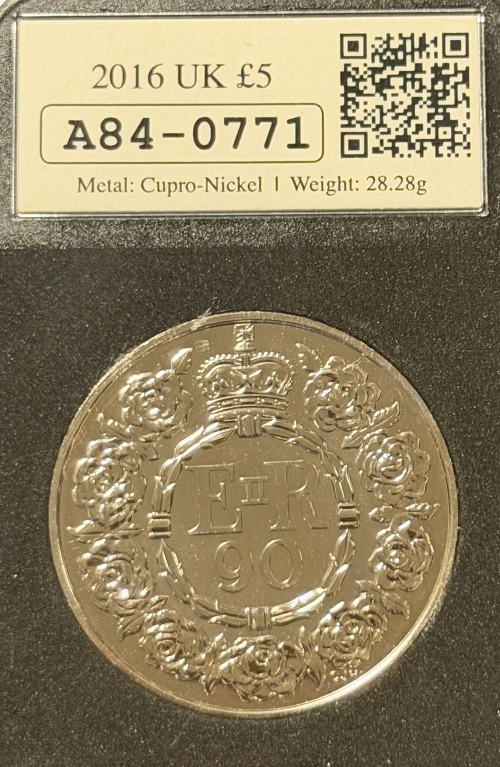 2016 Queen’s 90th Birthday Datestamp £5  coin collectible - Main Image 2