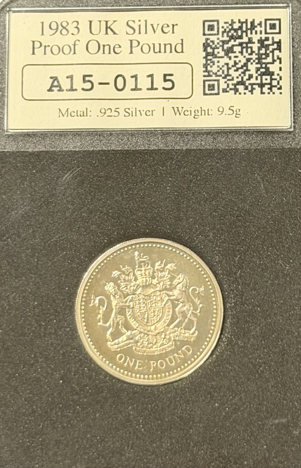 1983 Royal Coat Of Arms Datestamp £1  coin collectible - Main Image 2