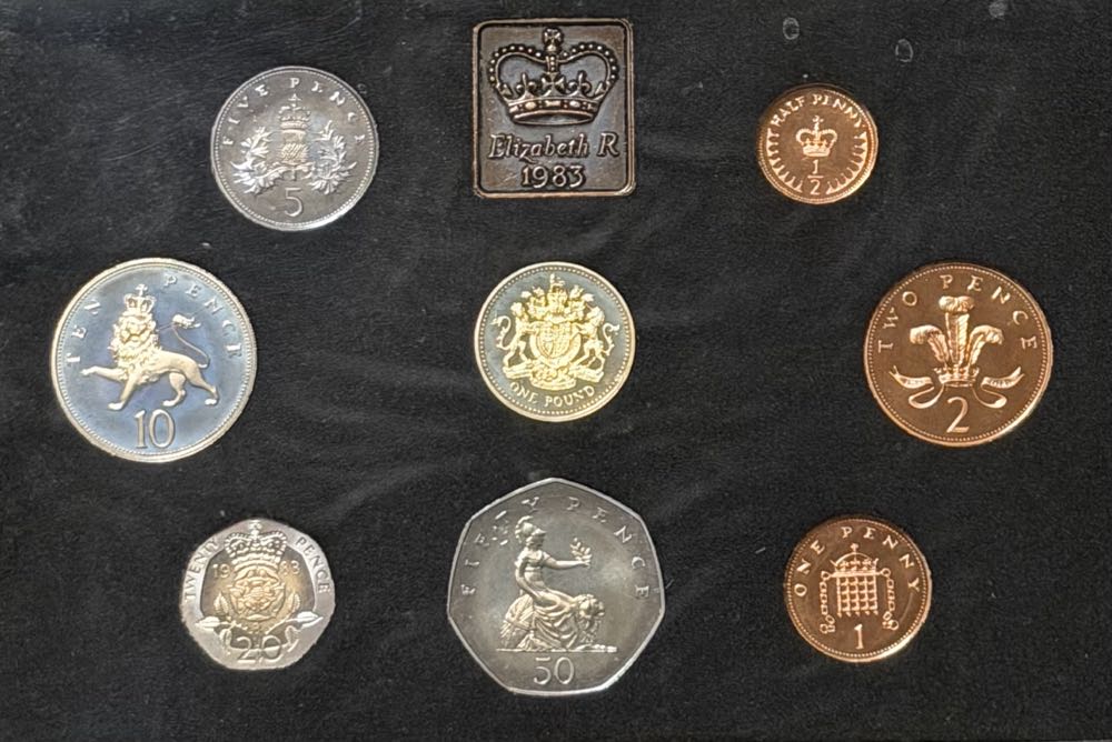 1983 English Lion 10p  coin collectible - Main Image 3