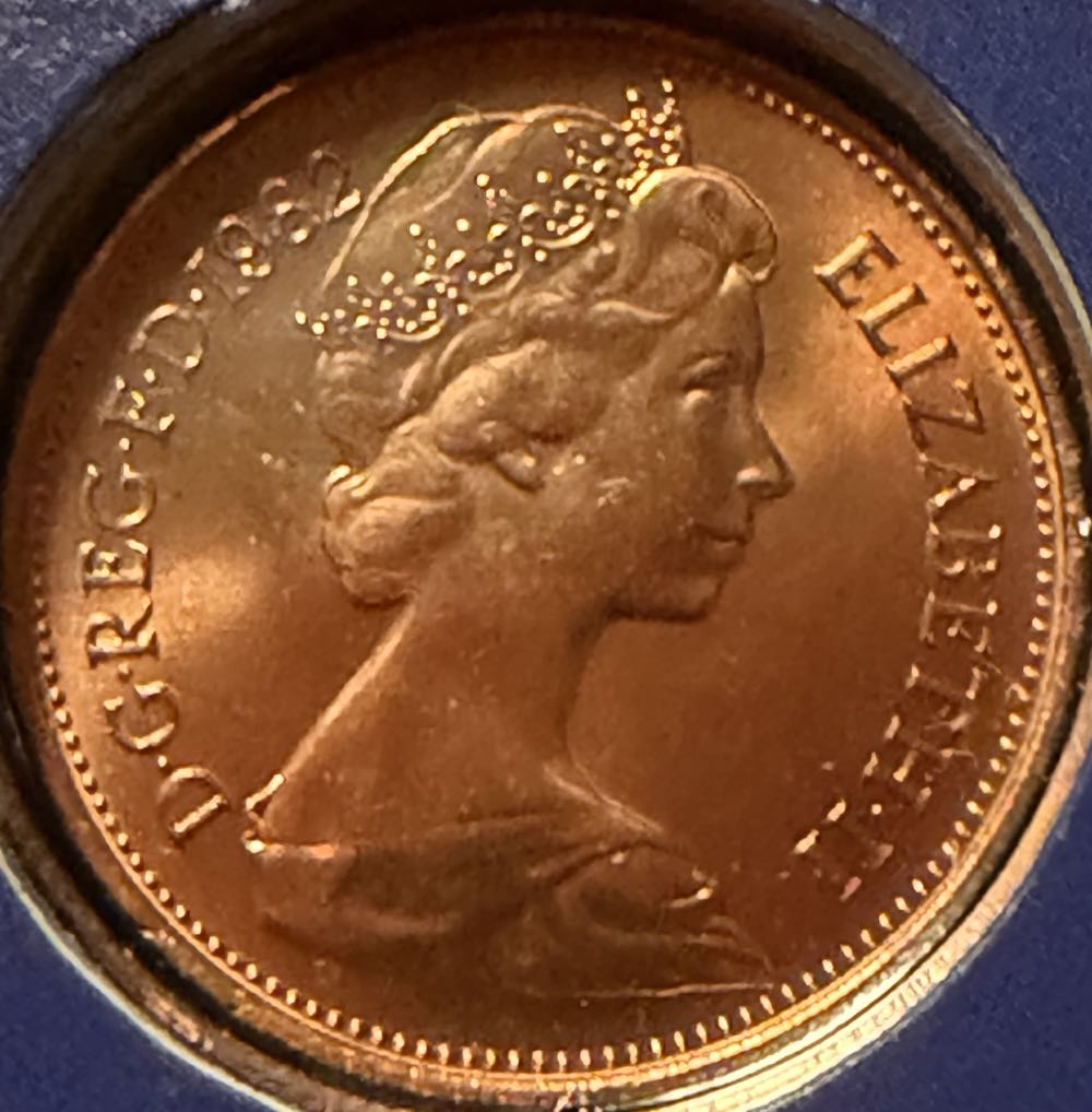 1982 Prince Of Wales Badge 2p  coin collectible - Main Image 2