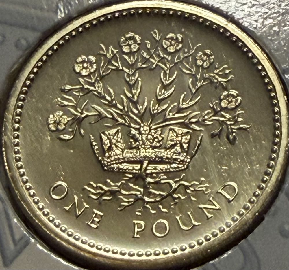 2025 The Coat Of Arms £5