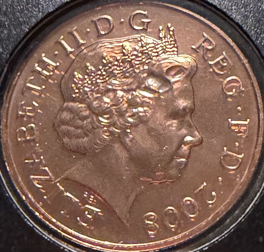 2008 Shield 1p  coin collectible - Main Image 2