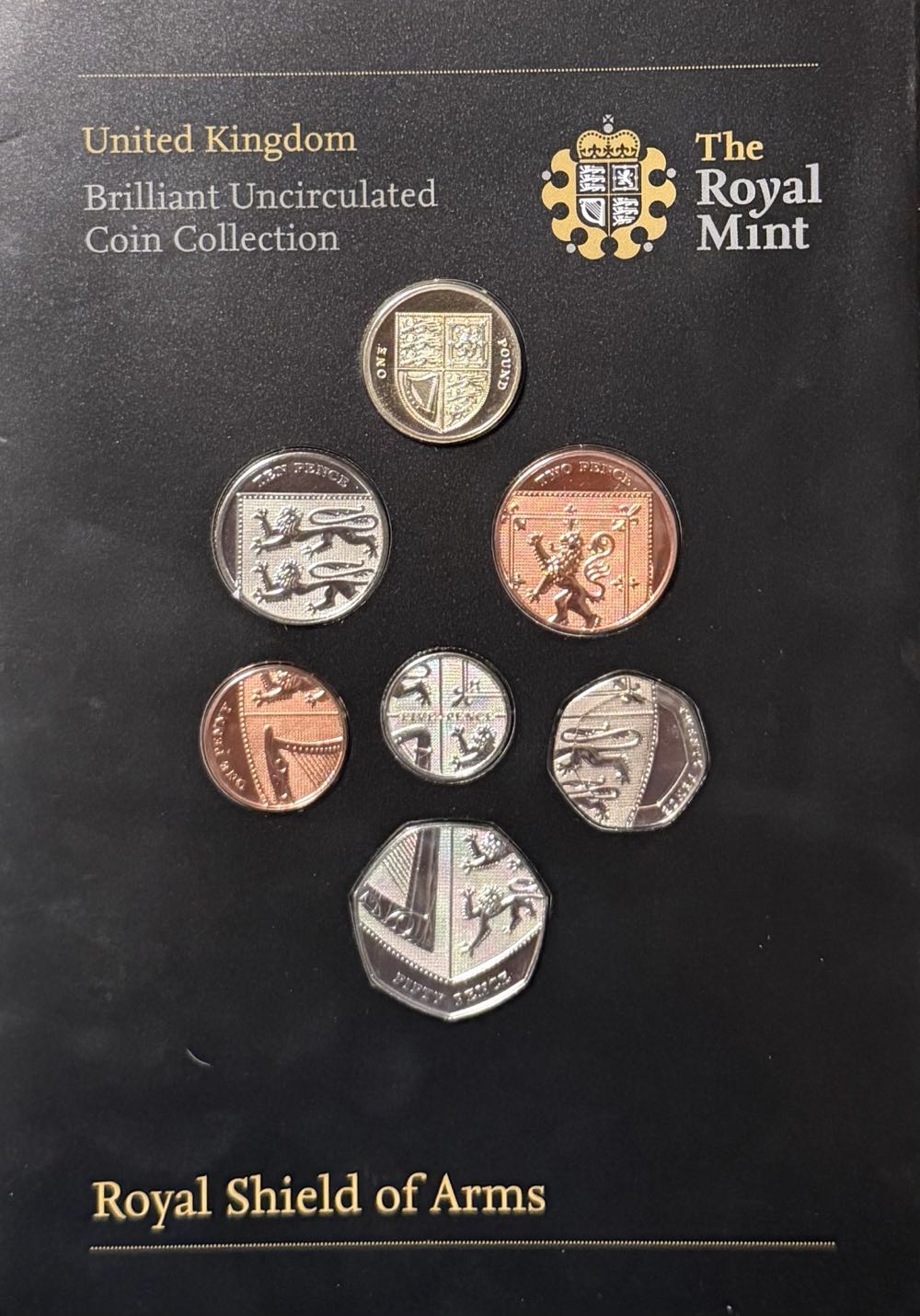 2008 Shield 5p  coin collectible - Main Image 3