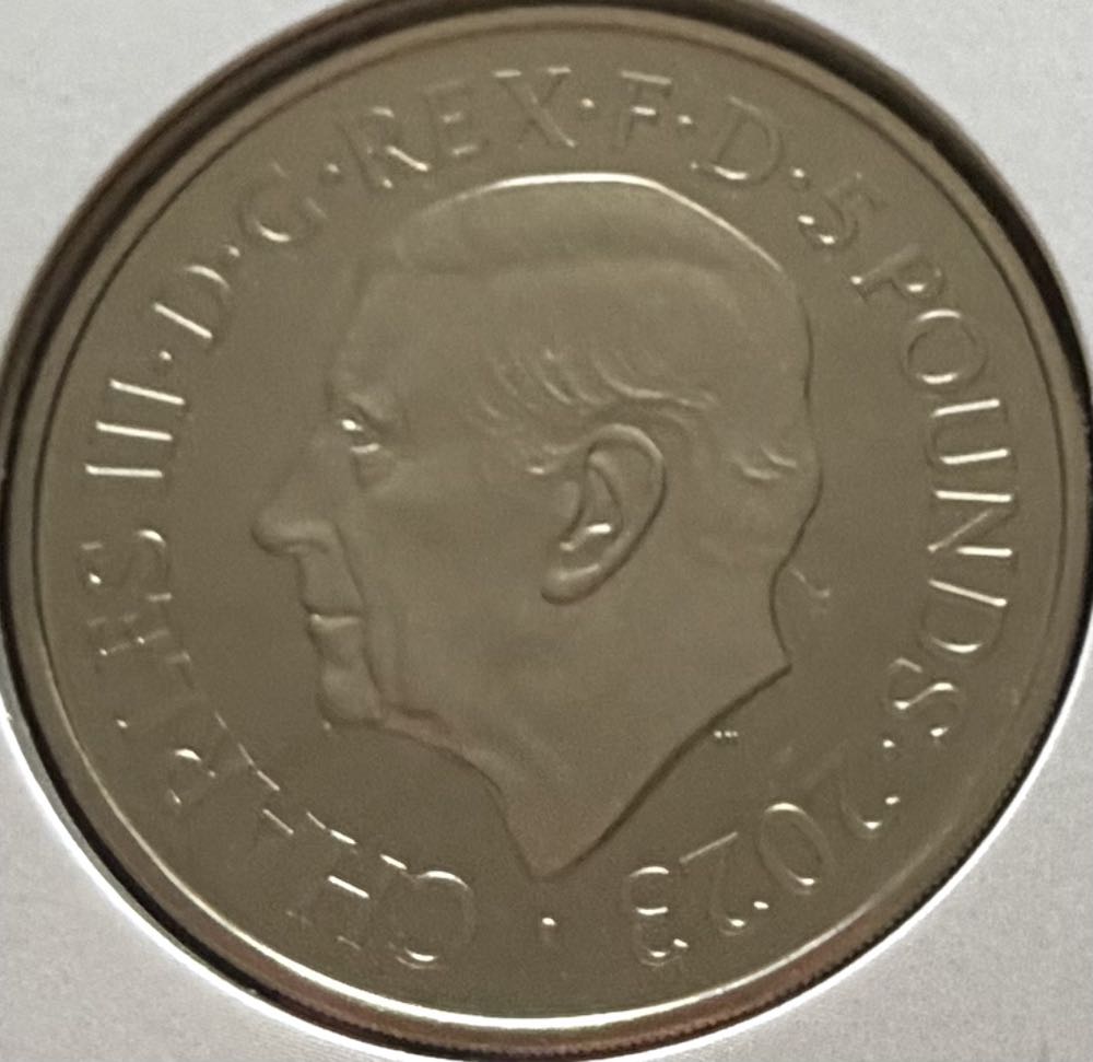 2023 The Celtic Cross £5  coin collectible - Main Image 2