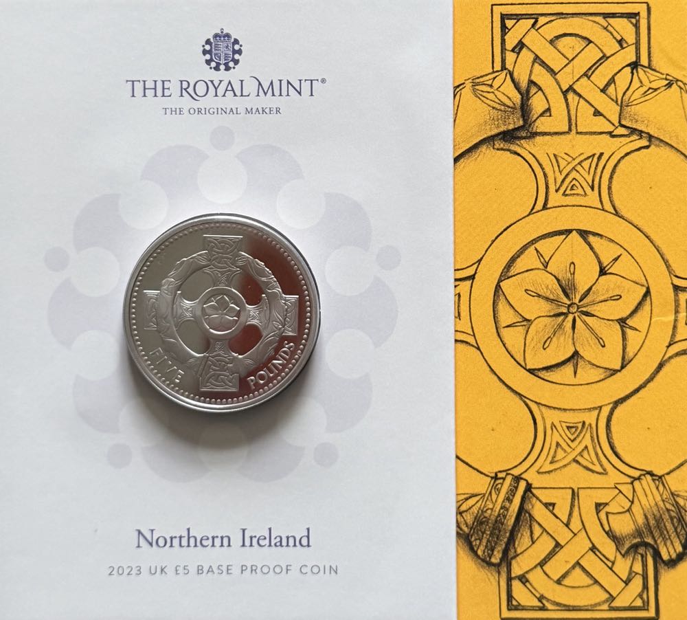 2023 The Celtic Cross £5  coin collectible - Main Image 3