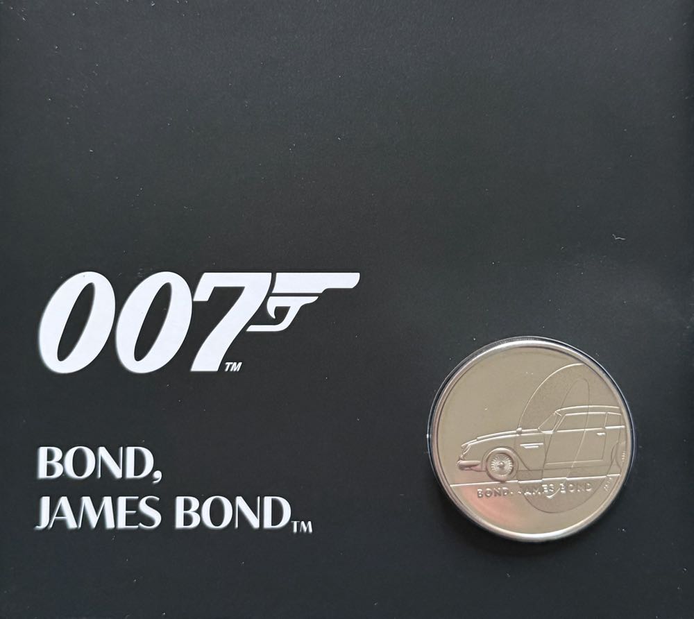 2020 Bond, James Bond 007 £5  coin collectible - Main Image 3
