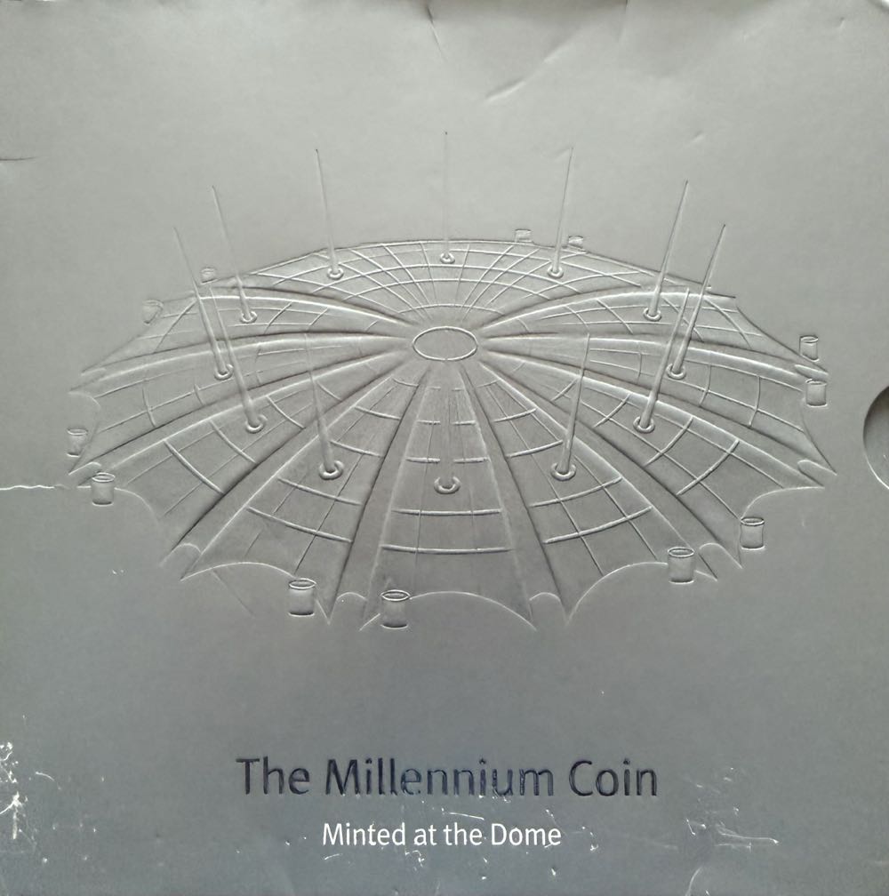 2000 Millennium £5  coin collectible - Main Image 3