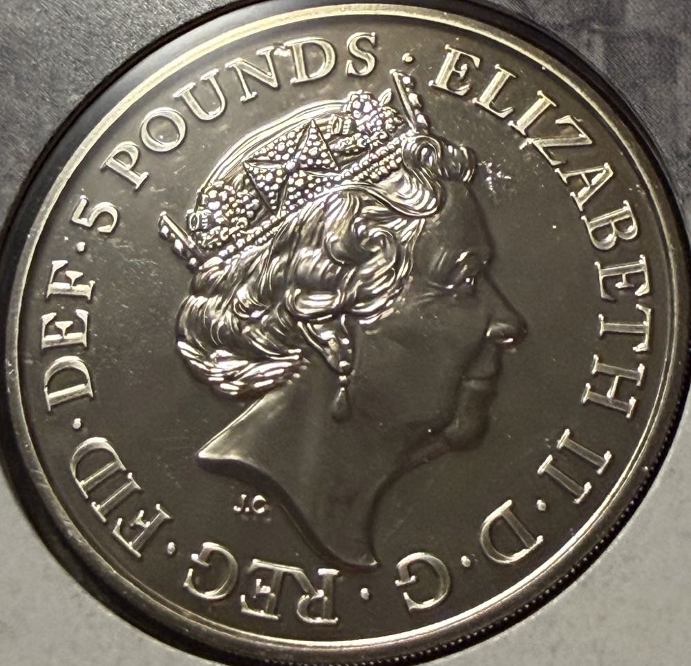 2020 The End Of The Second World War £5  coin collectible - Main Image 2