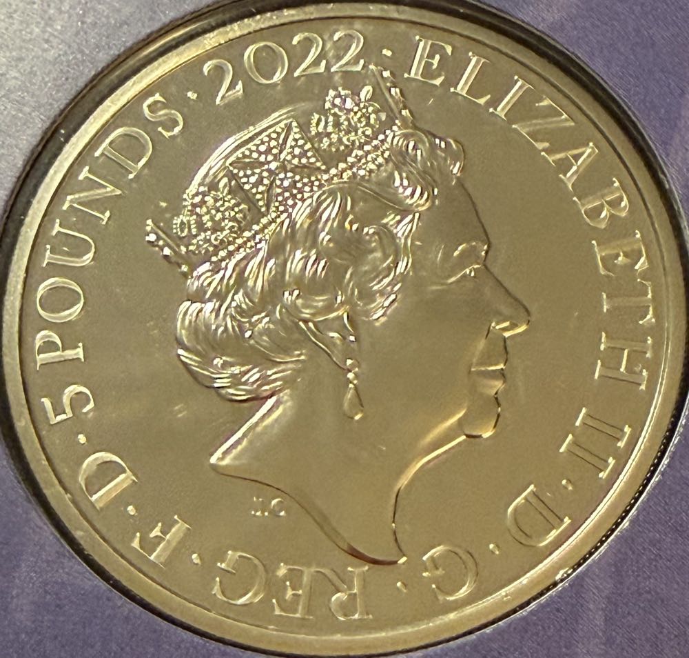 2022 The Queen’s Reign - Commonwealth £5  coin collectible - Main Image 2
