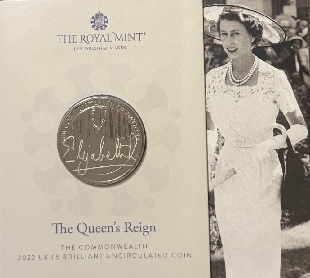 2022 The Queen’s Reign - Commonwealth £5  coin collectible - Main Image 3