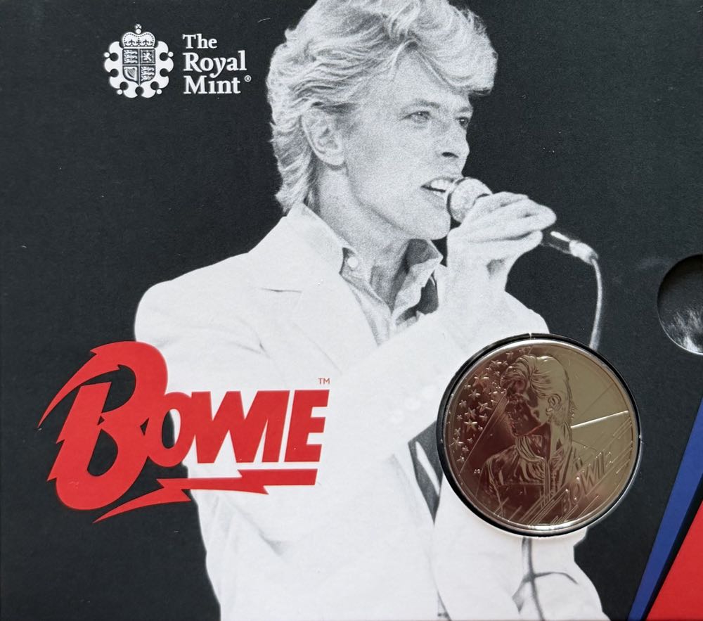 2020 David Bowie £5 (2)  coin collectible - Main Image 3