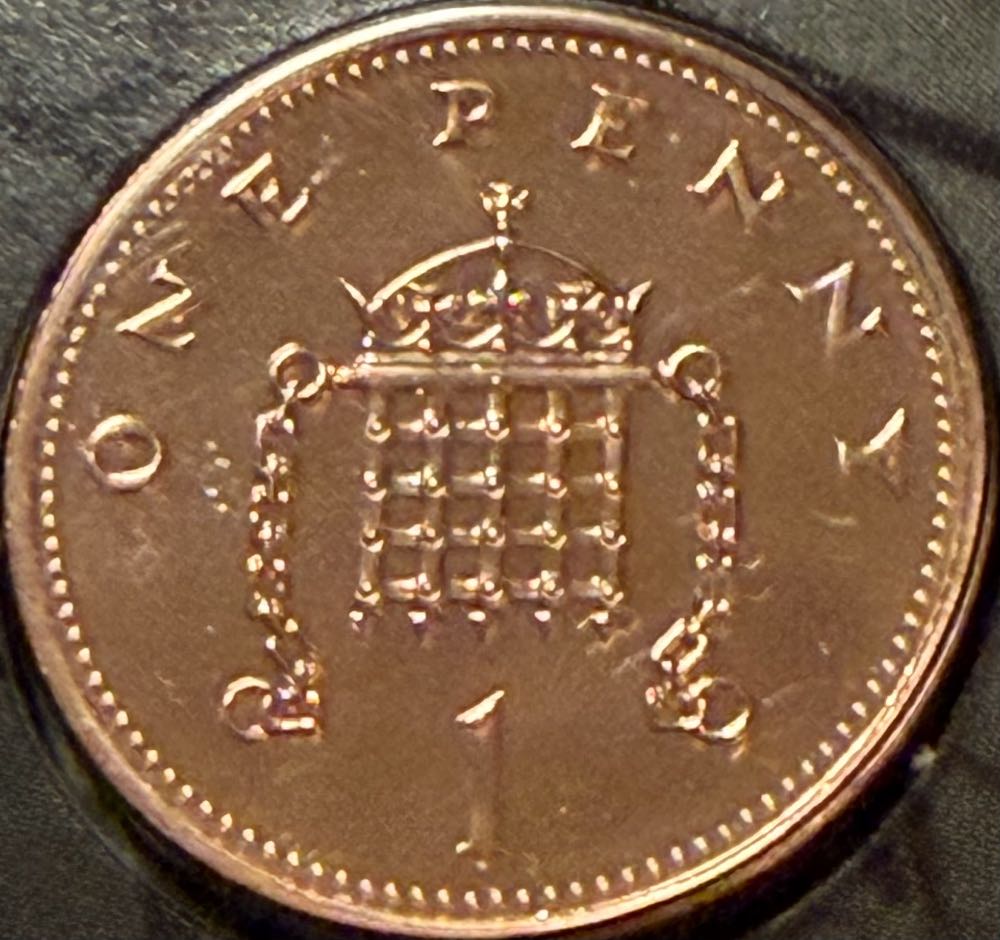 1998 Royal Coat Of Arms £1 (3)