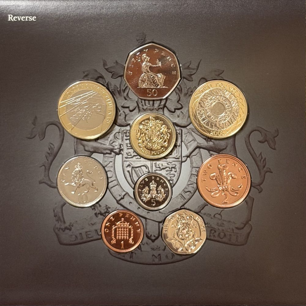 2008 Royal Coat Of Arms £1 (3)  coin collectible - Main Image 3