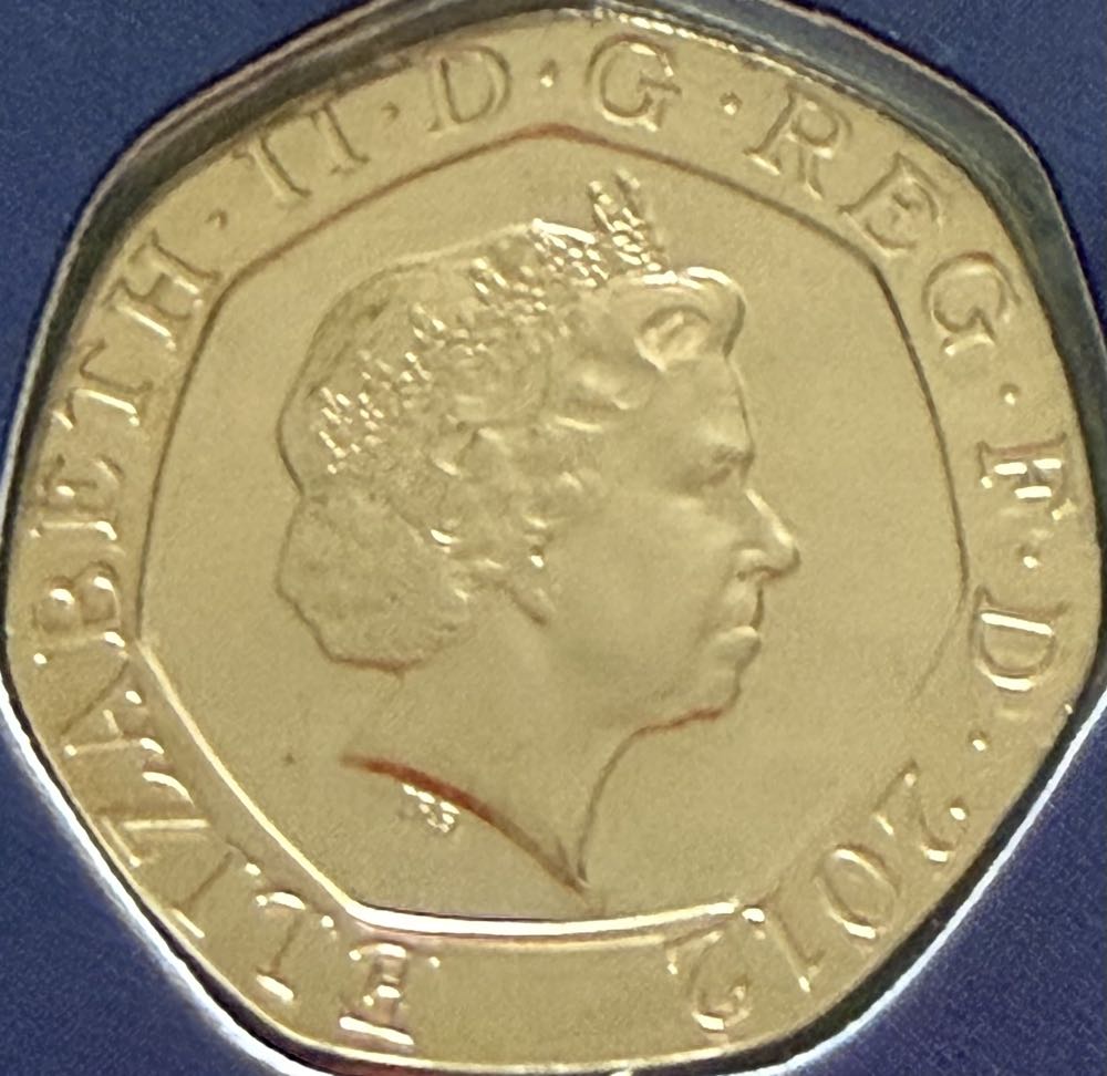 2012 Shield 20p (2)  coin collectible - Main Image 2