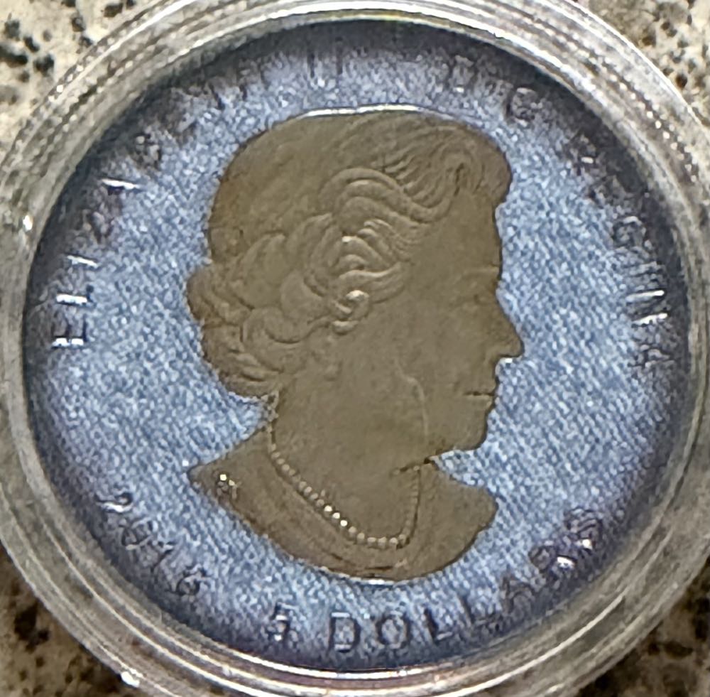 2016 Superman $5  coin collectible - Main Image 2