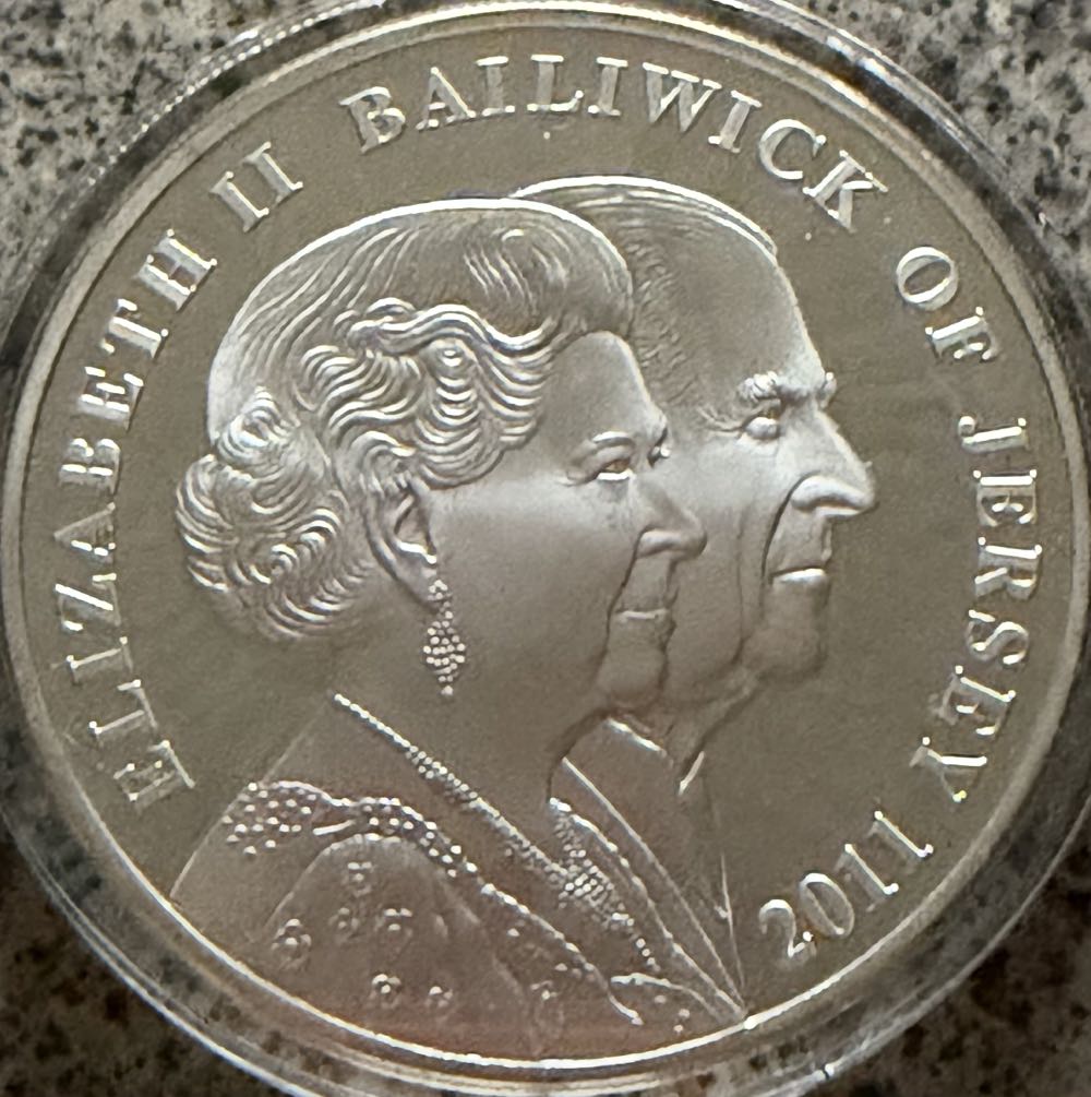 2011 Royal Birthdays £10  coin collectible - Main Image 2