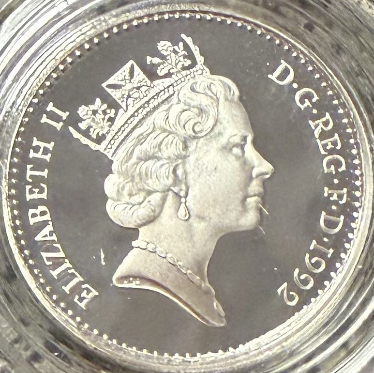 1992 English Lion Small 10p  coin collectible - Main Image 2