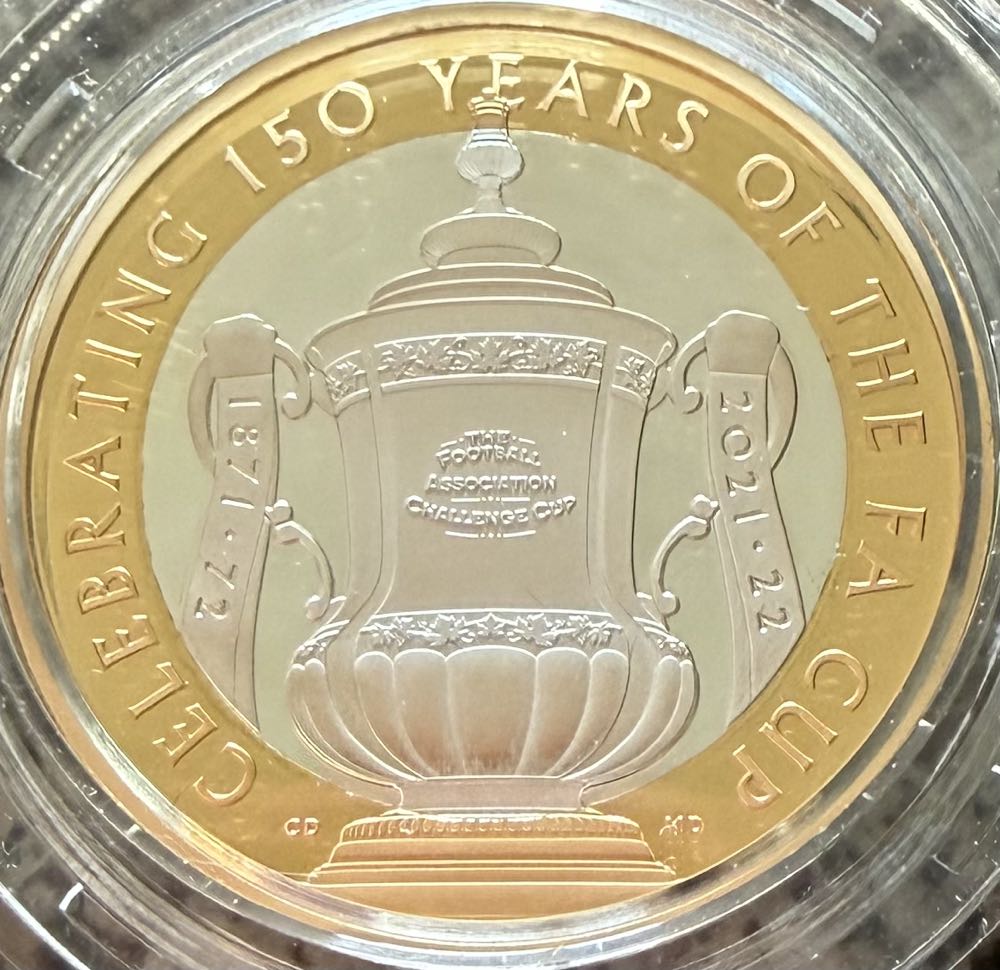 2008 Royal Shield Of Arms £1 (2)