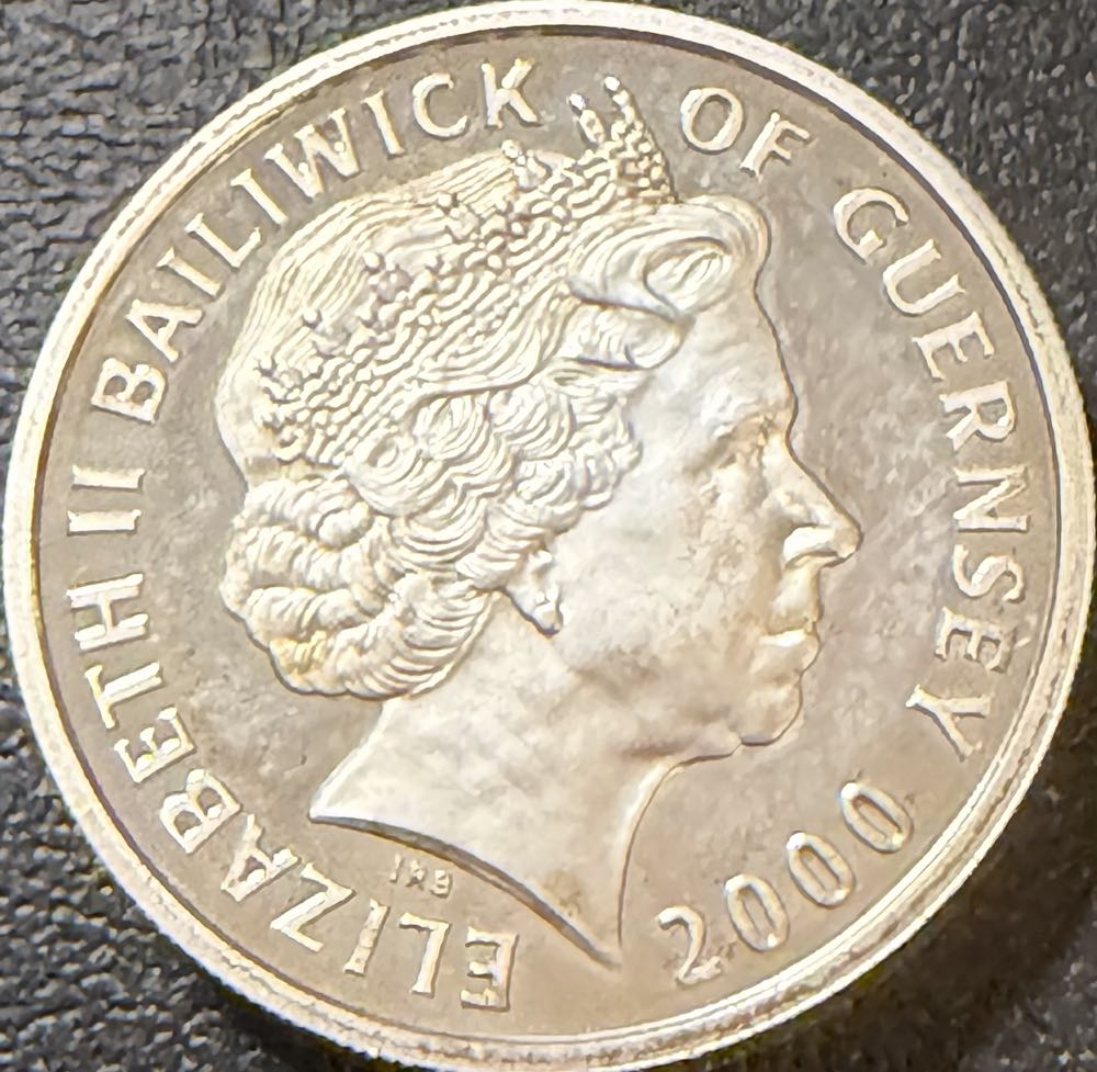 2000 Queen Mother Centenary £1  coin collectible - Main Image 2