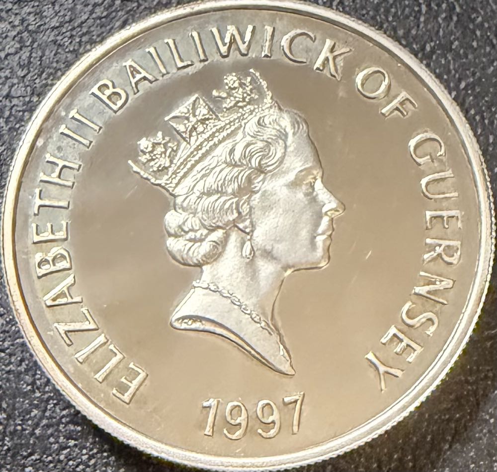 1997 Queen’s Golden Wedding £1  coin collectible - Main Image 2