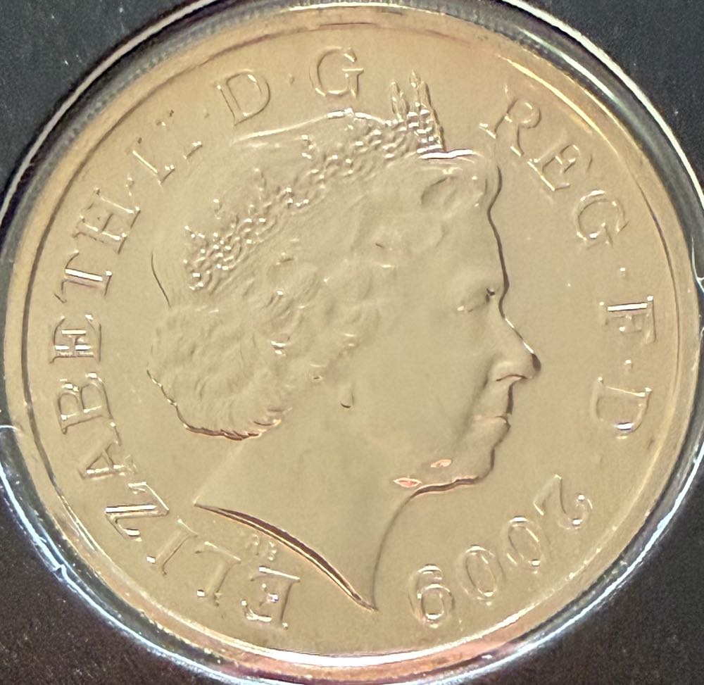 2009 Royal Shield Of Arms (2)  coin collectible - Main Image 2