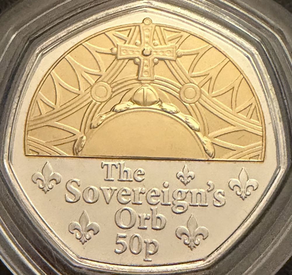 Portraits Of A Queen Elizabeth II Fifth Effigy