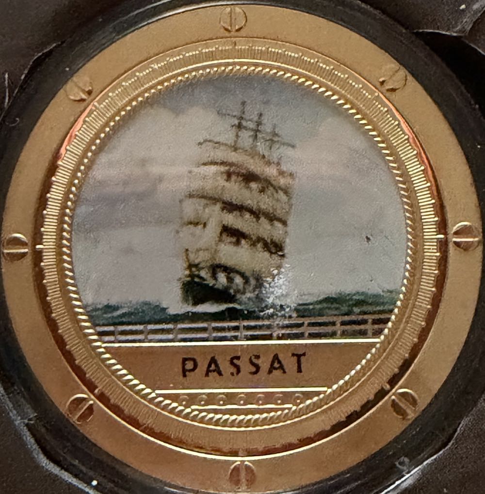 Harry Potter - Gryffindor Crest (2)