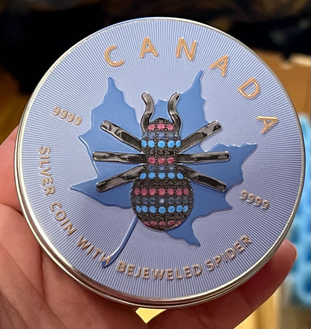 CANADIAN MAPLE LEAF BEJEWELED SPIDER 1oz  coin collectible - Main Image 4