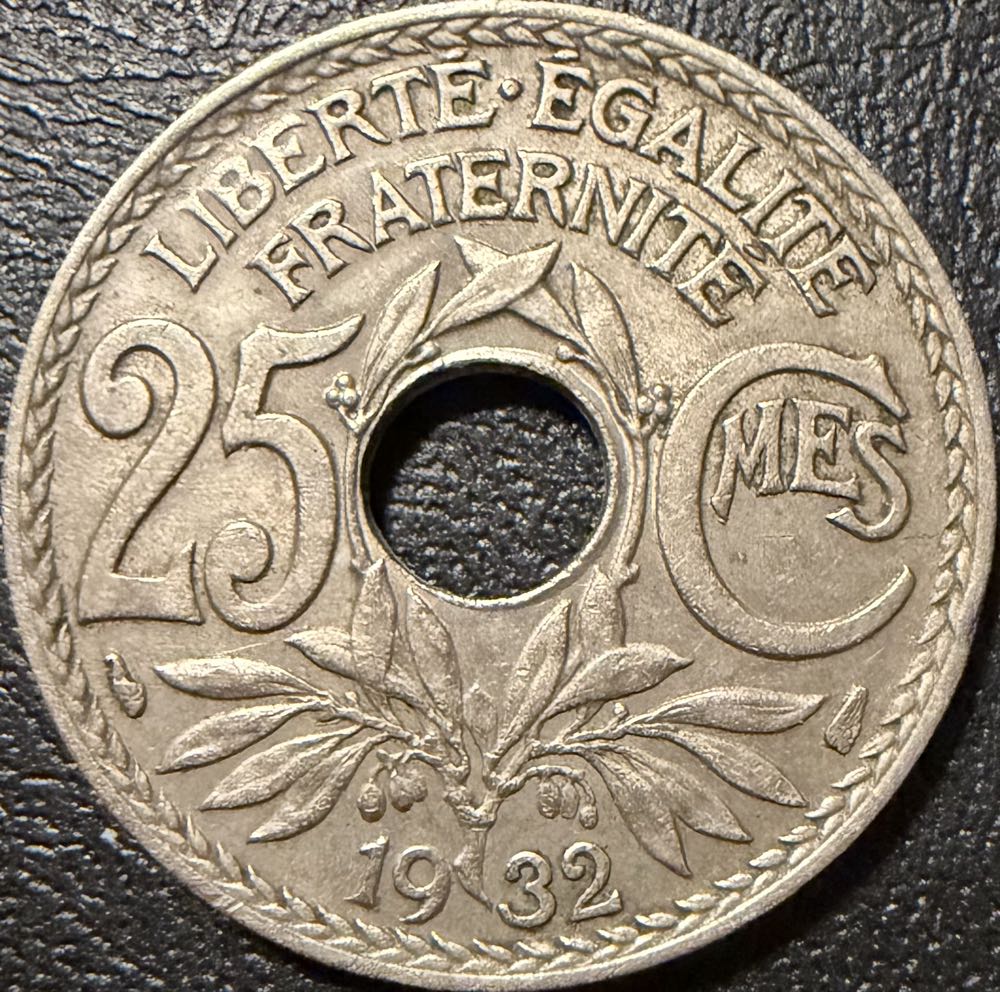 2021 The Queen Of Hearts 50p