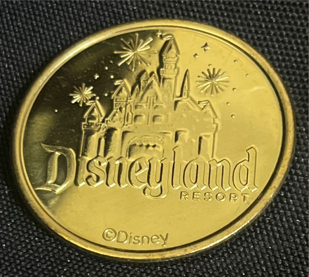 Mickey & Friends - Cowgirl Minnie  coin collectible - Main Image 2