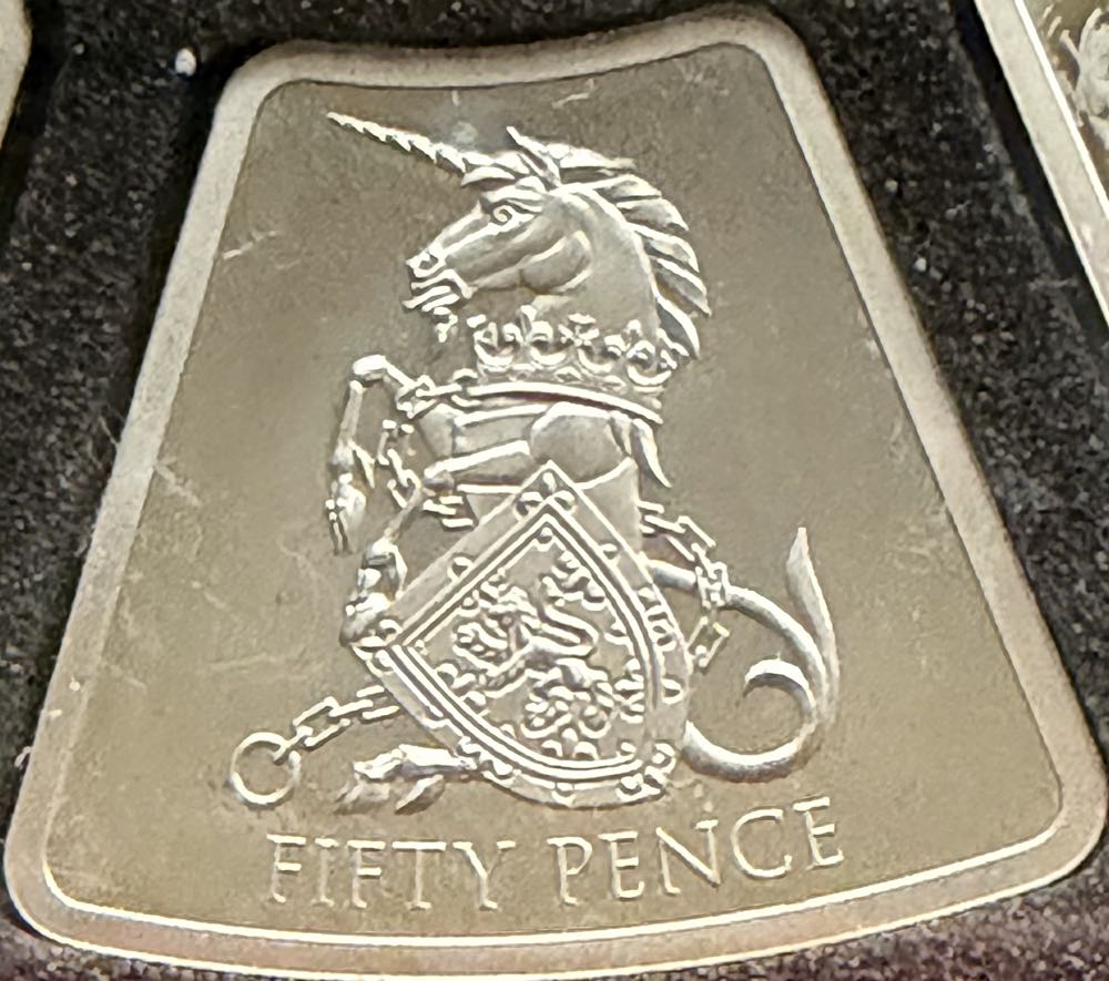  Los 427 KORINTH. Stater ø 21mm (8.63g). 345 - 307 v. Chr. Vs.: Pegasos n. l. fliegend, darunter Koppa. Rs.: Kopf der Athena mit korinthischem Helm n. l., davor u. dahinter Δ - I, dahinter Artemis mit Fackel n. r. eilend. Calciati, Pegasi 457; Ravel 1081;