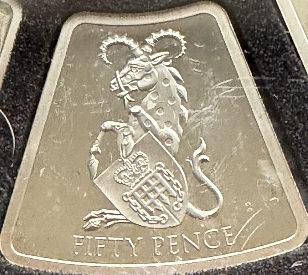 2025 Christmas Robin On Holly 50p