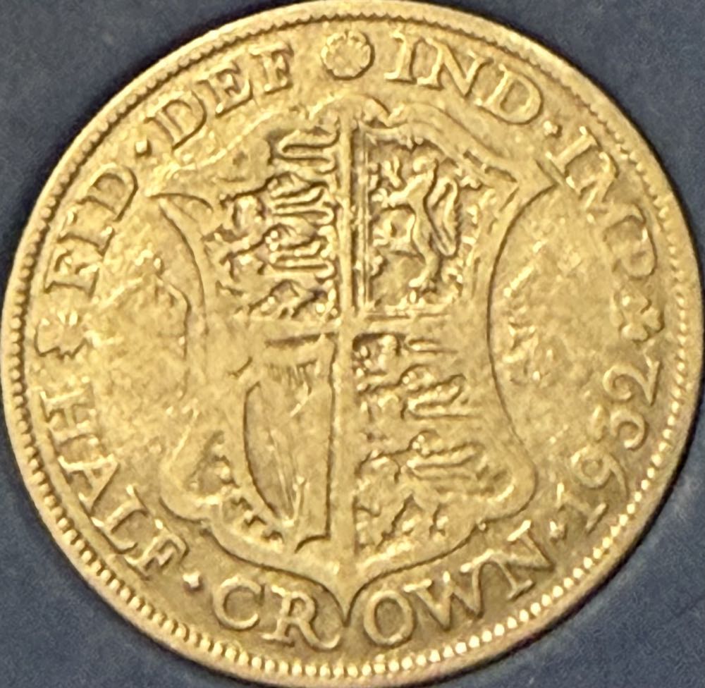 2023 Peter Rabbit £2