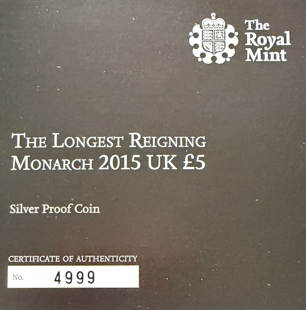 2015 Longest Reigning Monarch £5  coin collectible - Main Image 3