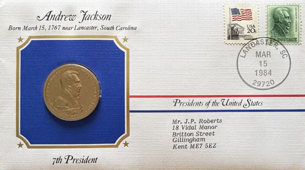 Mickey & Friends - Mickey & Minnie Celebrating